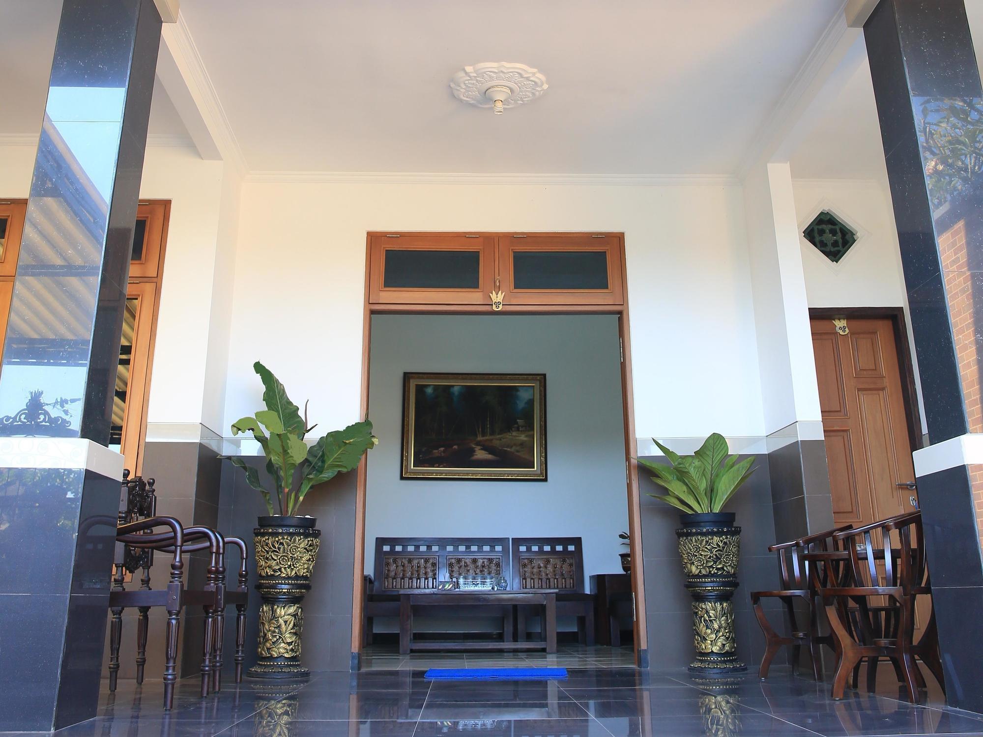 Puri Kusuma Guest House Tabanan  Ngoại thất bức ảnh