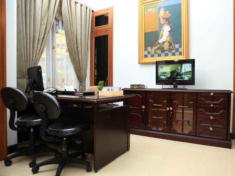Puri Kusuma Guest House Tabanan  Ngoại thất bức ảnh