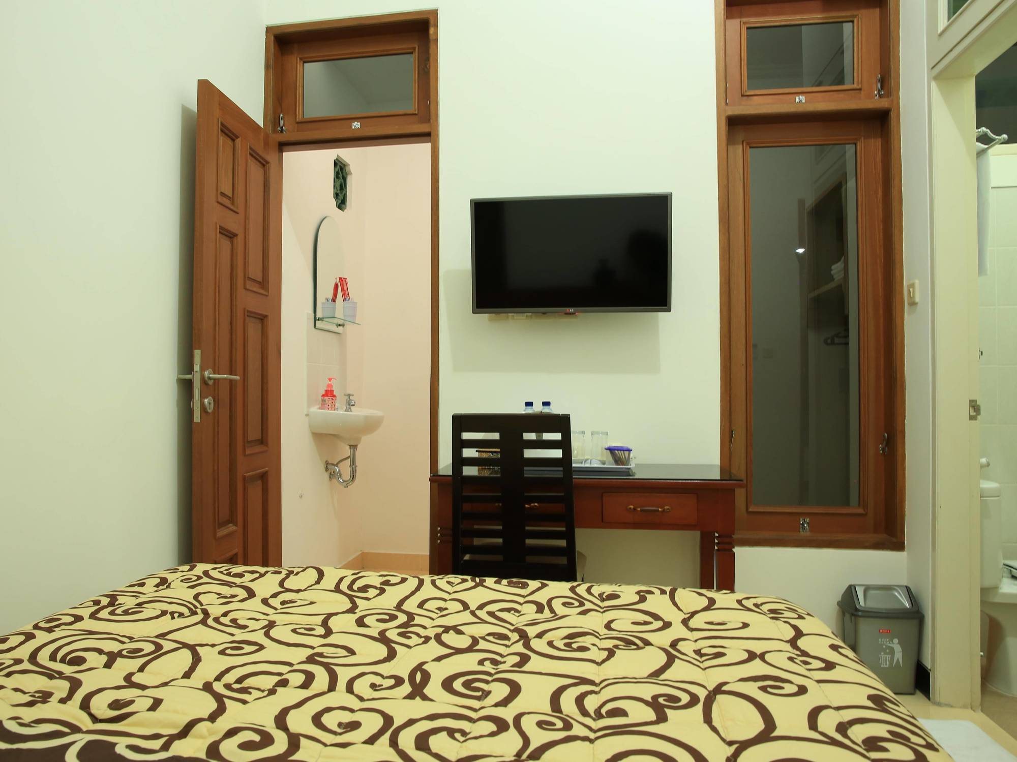 Puri Kusuma Guest House Tabanan  Ngoại thất bức ảnh