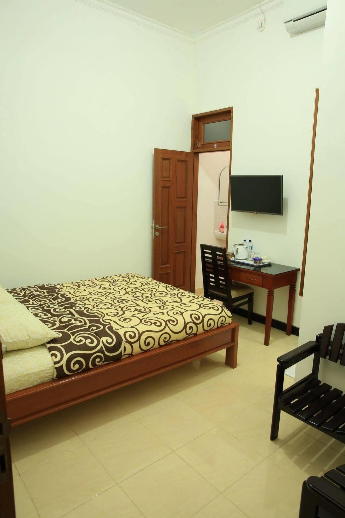 Puri Kusuma Guest House Tabanan  Ngoại thất bức ảnh