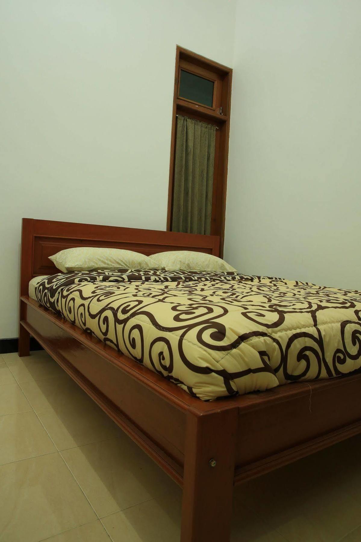 Puri Kusuma Guest House Tabanan  Ngoại thất bức ảnh