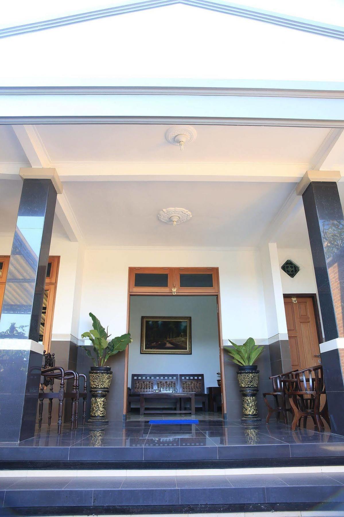 Puri Kusuma Guest House Tabanan  Ngoại thất bức ảnh