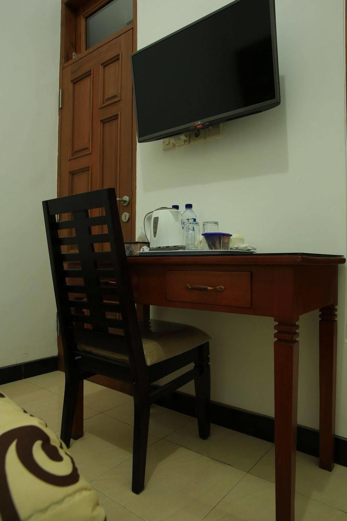 Puri Kusuma Guest House Tabanan  Ngoại thất bức ảnh