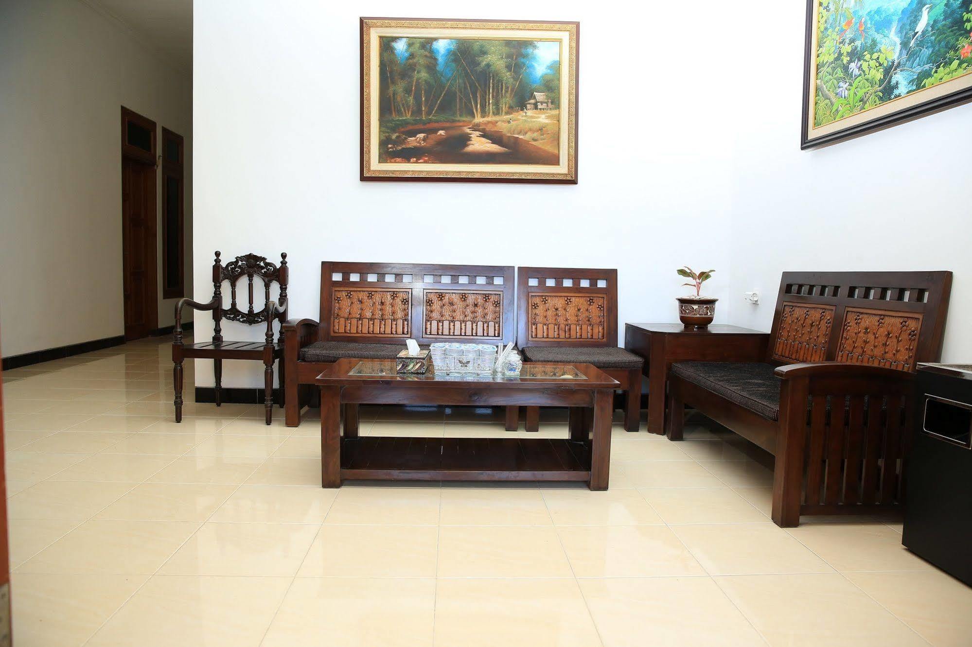 Puri Kusuma Guest House Tabanan  Ngoại thất bức ảnh