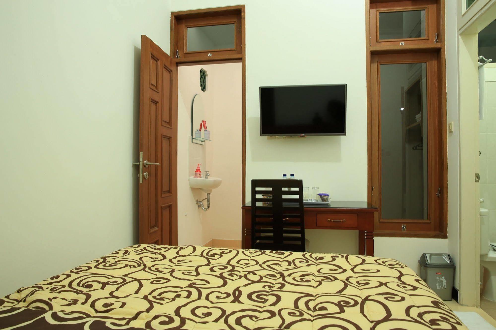 Puri Kusuma Guest House Tabanan  Ngoại thất bức ảnh